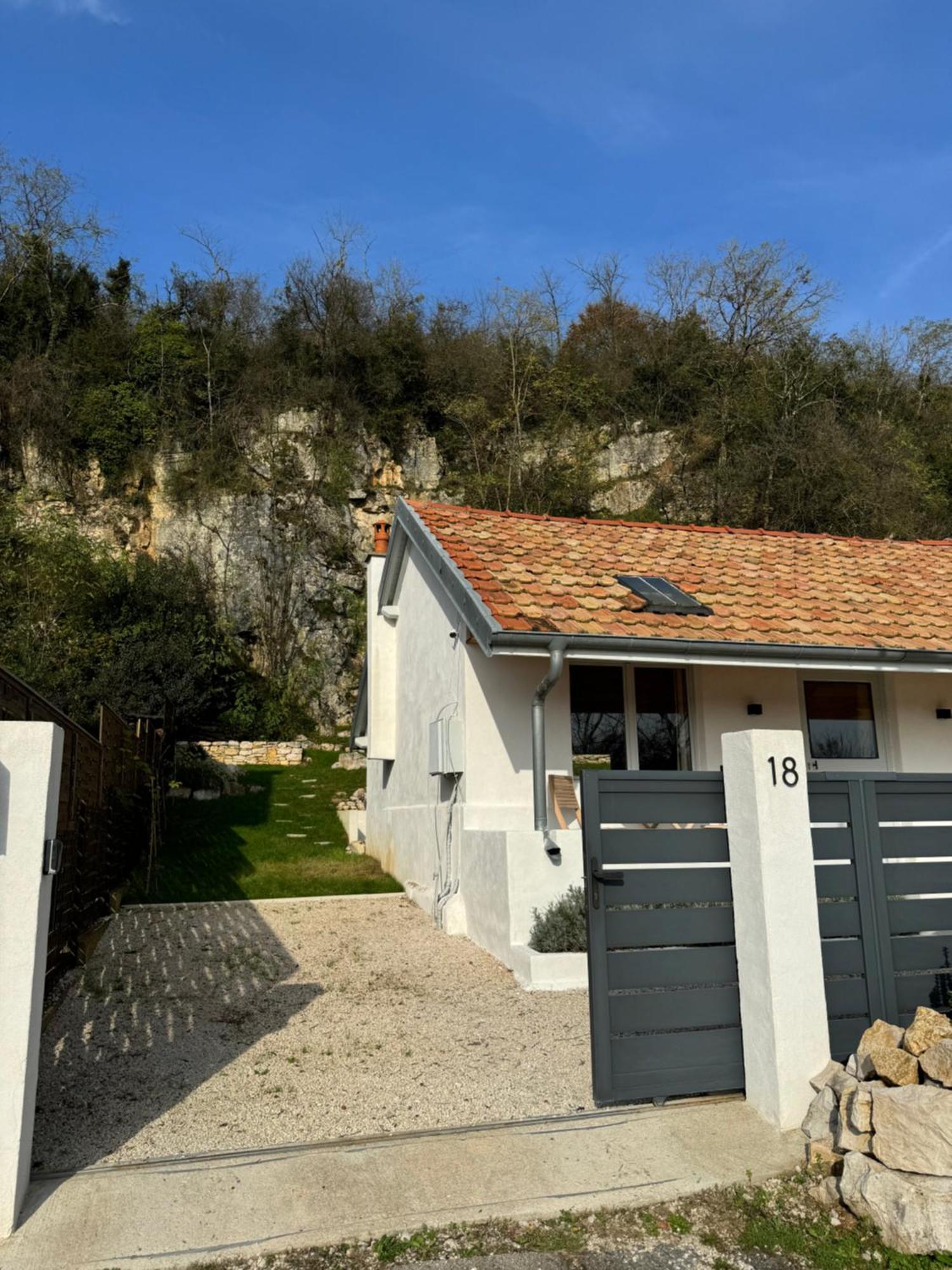 Maison Au Bord De L'Eau Les Roches Рошфор-сюр-Ненон Экстерьер фото