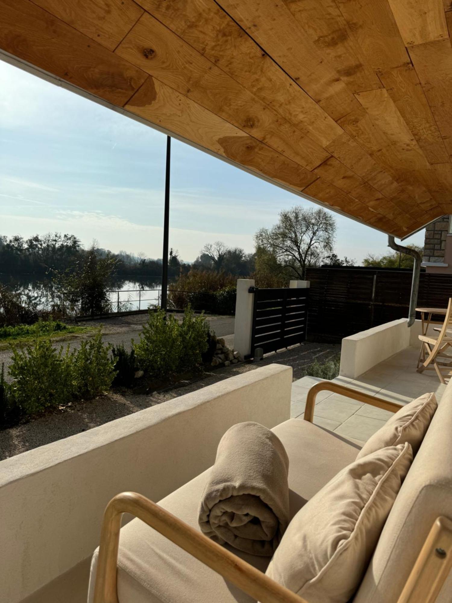 Maison Au Bord De L'Eau Les Roches Рошфор-сюр-Ненон Экстерьер фото