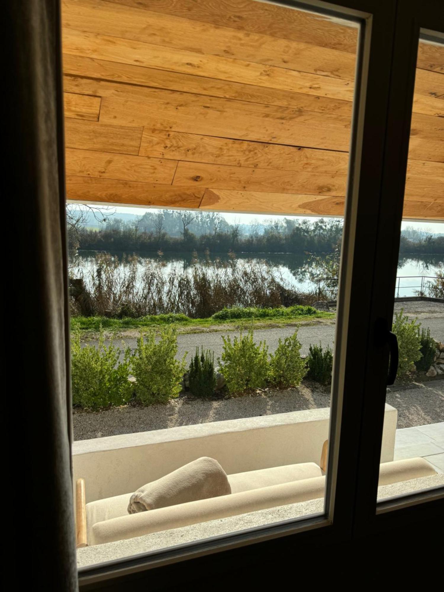 Maison Au Bord De L'Eau Les Roches Рошфор-сюр-Ненон Экстерьер фото